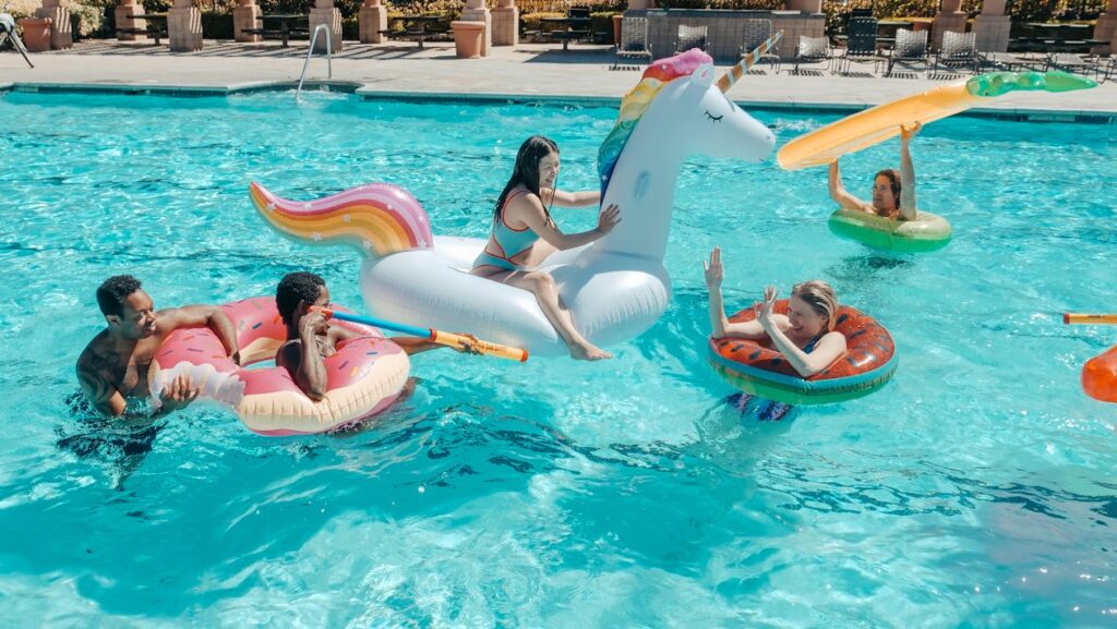qu'est-ce qu'un maillot de bain adapté aux plis